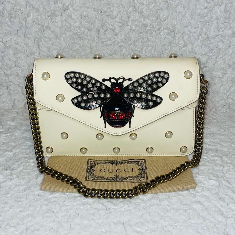 Gucci Queen Margaret Leather Pearl Crystal Bee Broadway Chain Shoulder in Cream